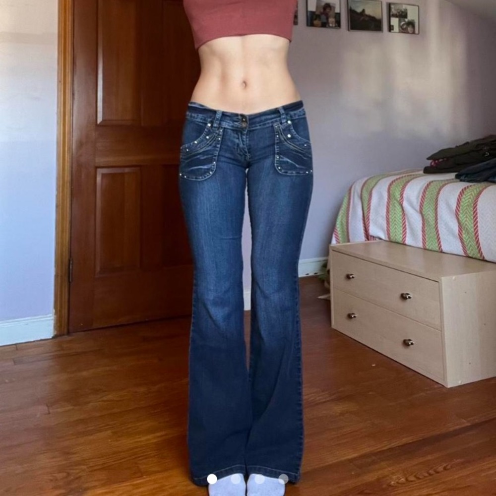 Low Waisted Flare Jeans -vintage Max jeans -cute detailing on the pockets